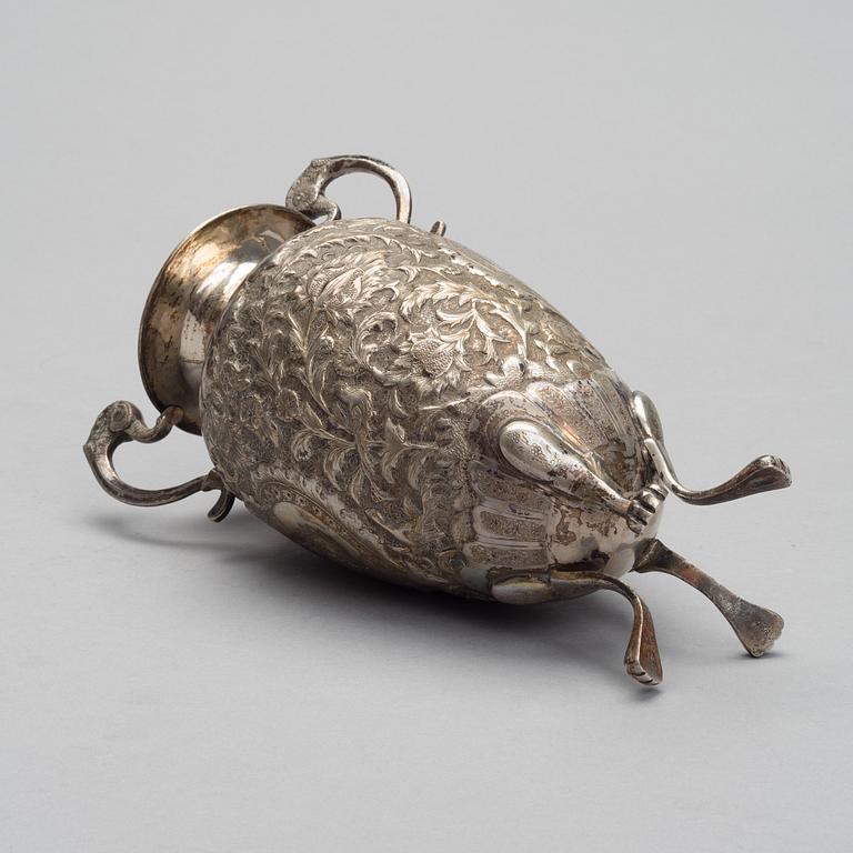 URNA / VAS, österländskt silver, finska kontrollstämplar 1969. Vikt 560 g.