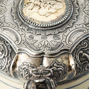 A Norwegin tankard with silver lid by Jens Jacob Bechmann, Skien 1780, porcelain Royal Copenhagen.