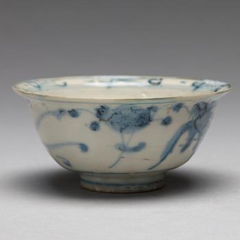 SKÅLAR, två stycken, porslin. Qingdynastin, 1800-tal.