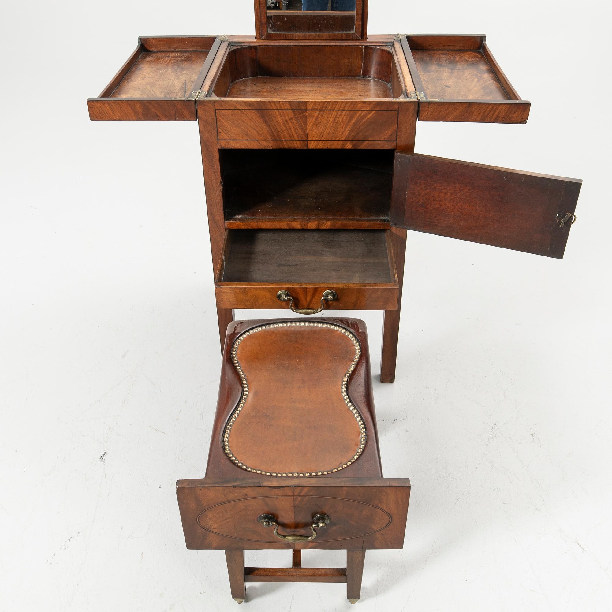 Dressing table, English style, Georg Kofoed Möbelfabrik, Denmark.
