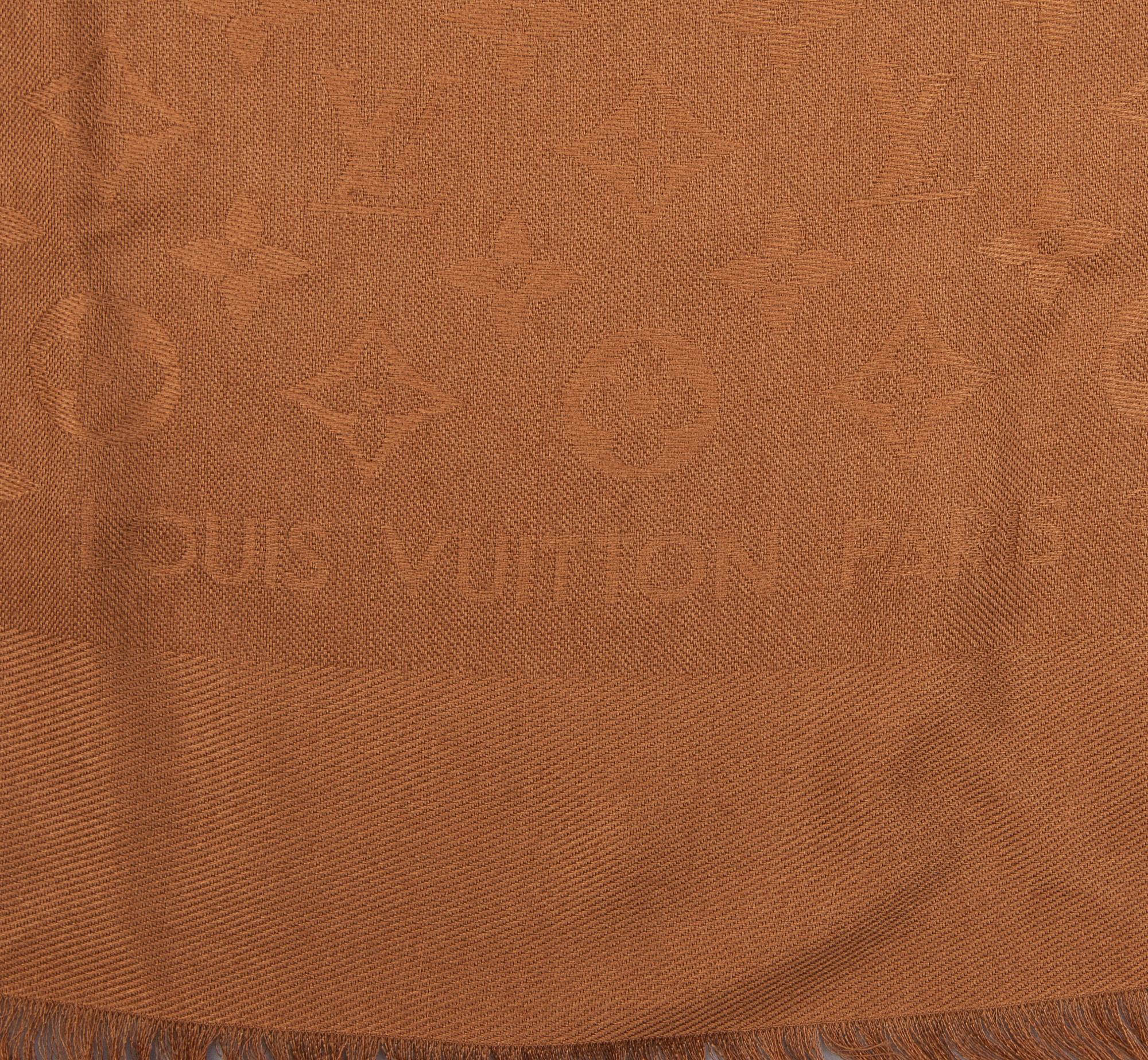 SJAL, Louis Vuitton.