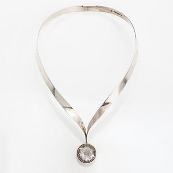 A sterling silver and rock crystal collier. Kaunis Koru, Helsinki 1972.