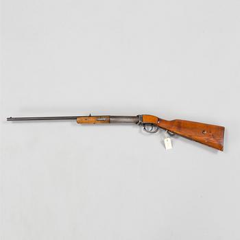 An Oscar Will "Bugelspanner" air rifle, ca 1915.
