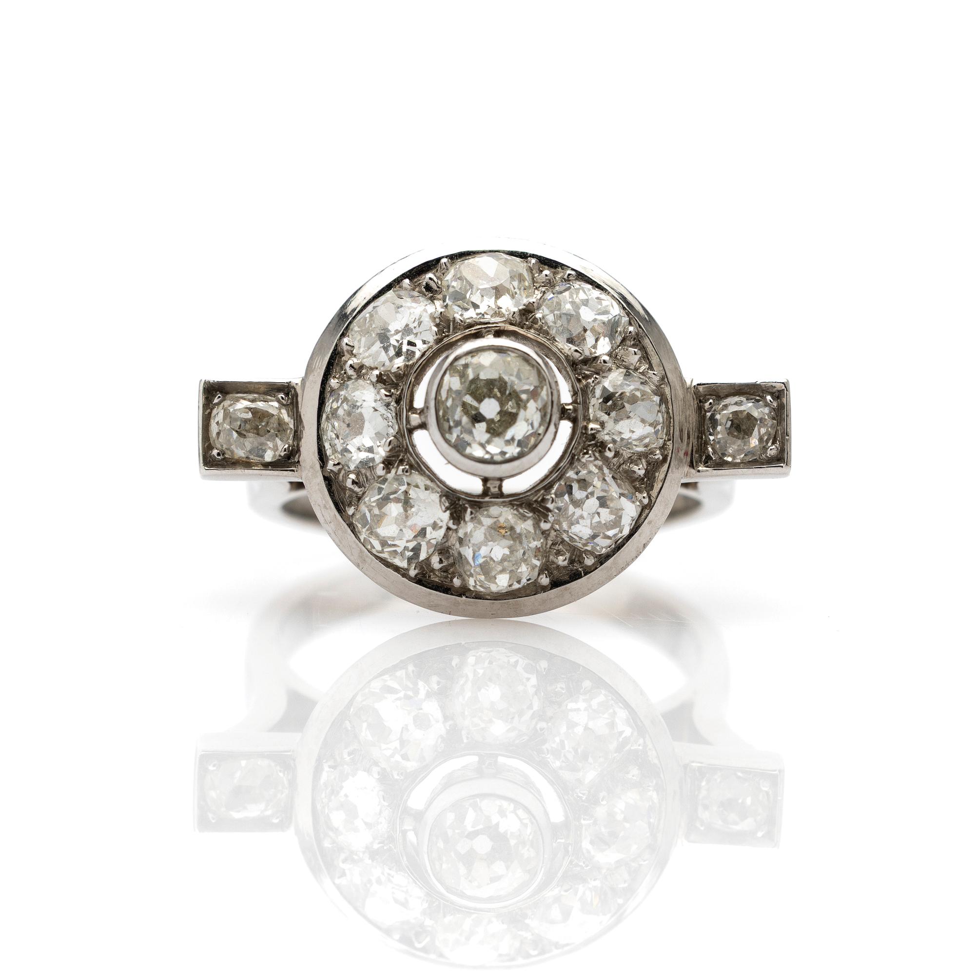 Ring, 18K guld med briljanter.