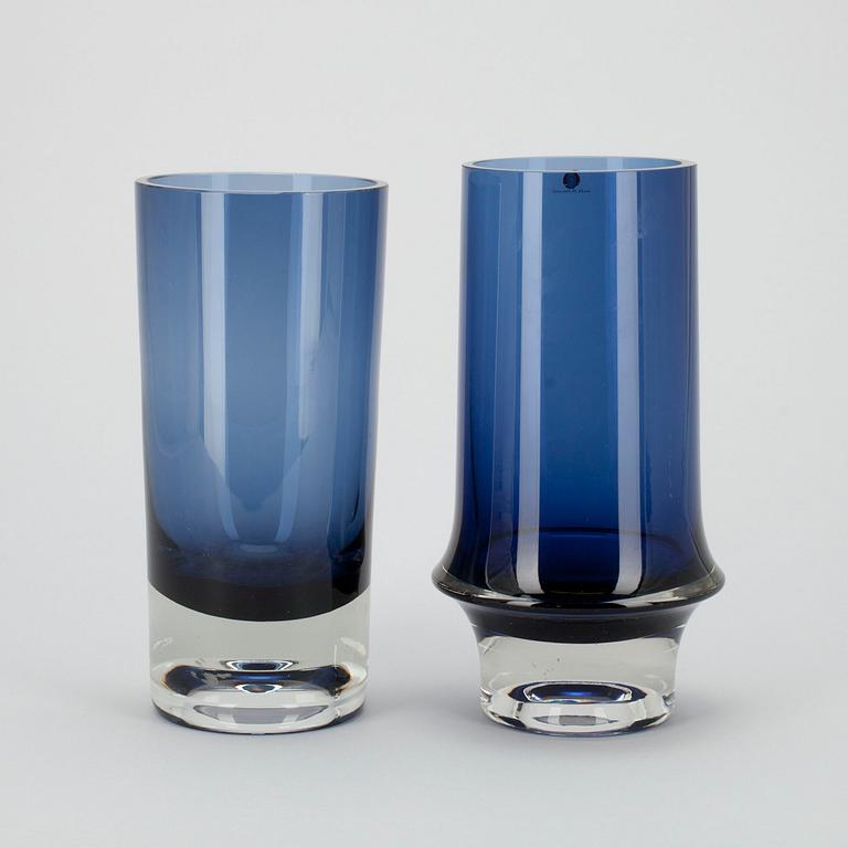 VASER, 2 st, glas, Kaj Franck, Notsjö -62 samt Tapio Wirkkala 3581 Iittala. Signerade.