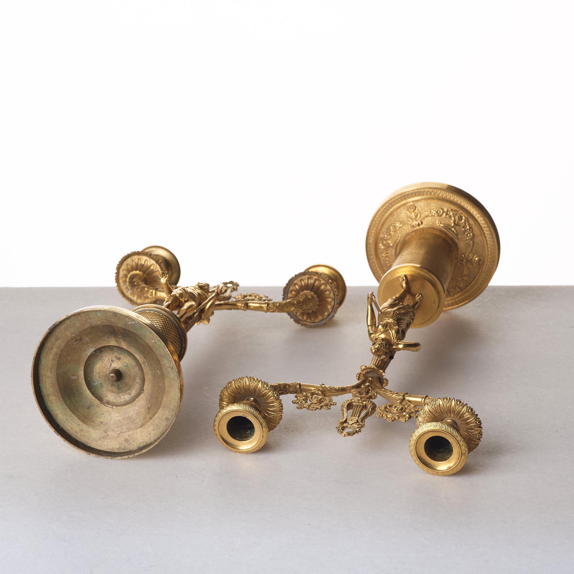 KANDELABRAR, för två ljus, ett par, Frankrike, 1800-talets början, empire.
