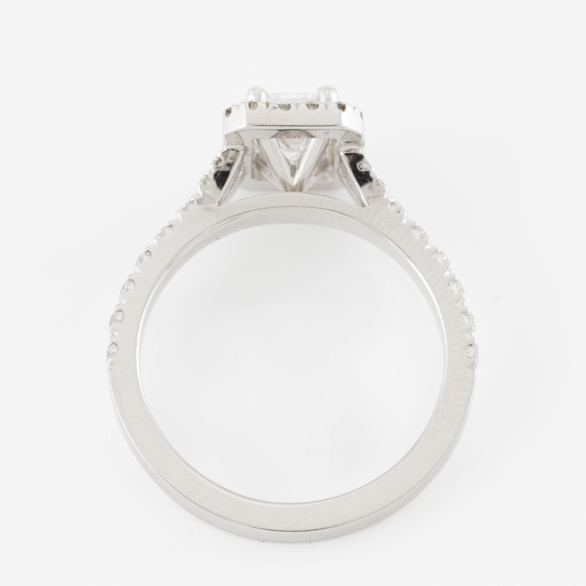Ring, 18K vitguld med smaragdslipad diamant och briljantslipade diamanter, Sweet Rocks. Medföljande GIA dossier.