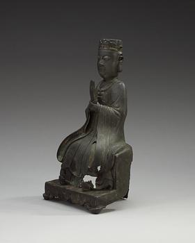 A seated bronze daoistic dignitary, Ming dynasty (1368-1644).