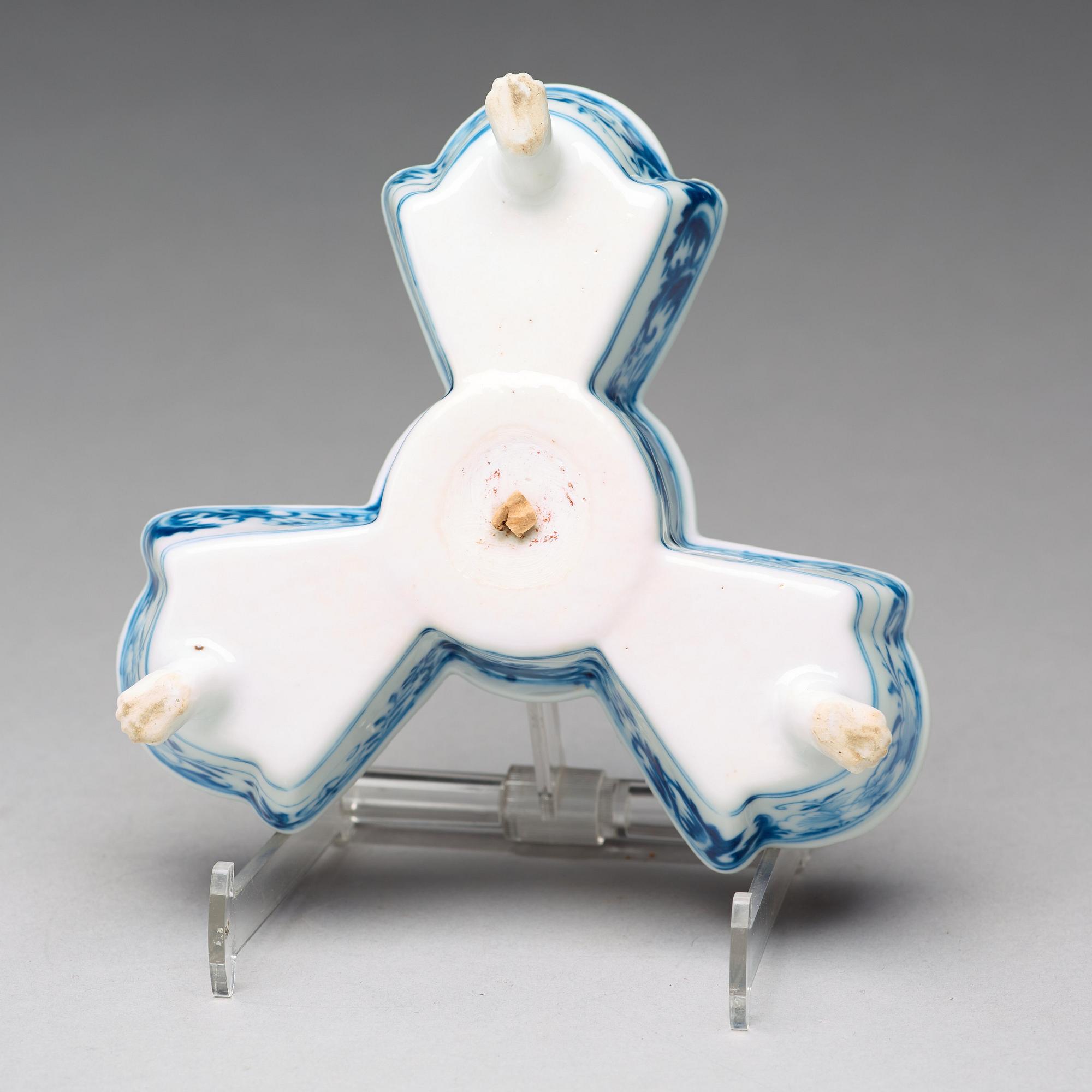 A blue and white cruet stand, Qing dynasty, Qianlong (1736-95).