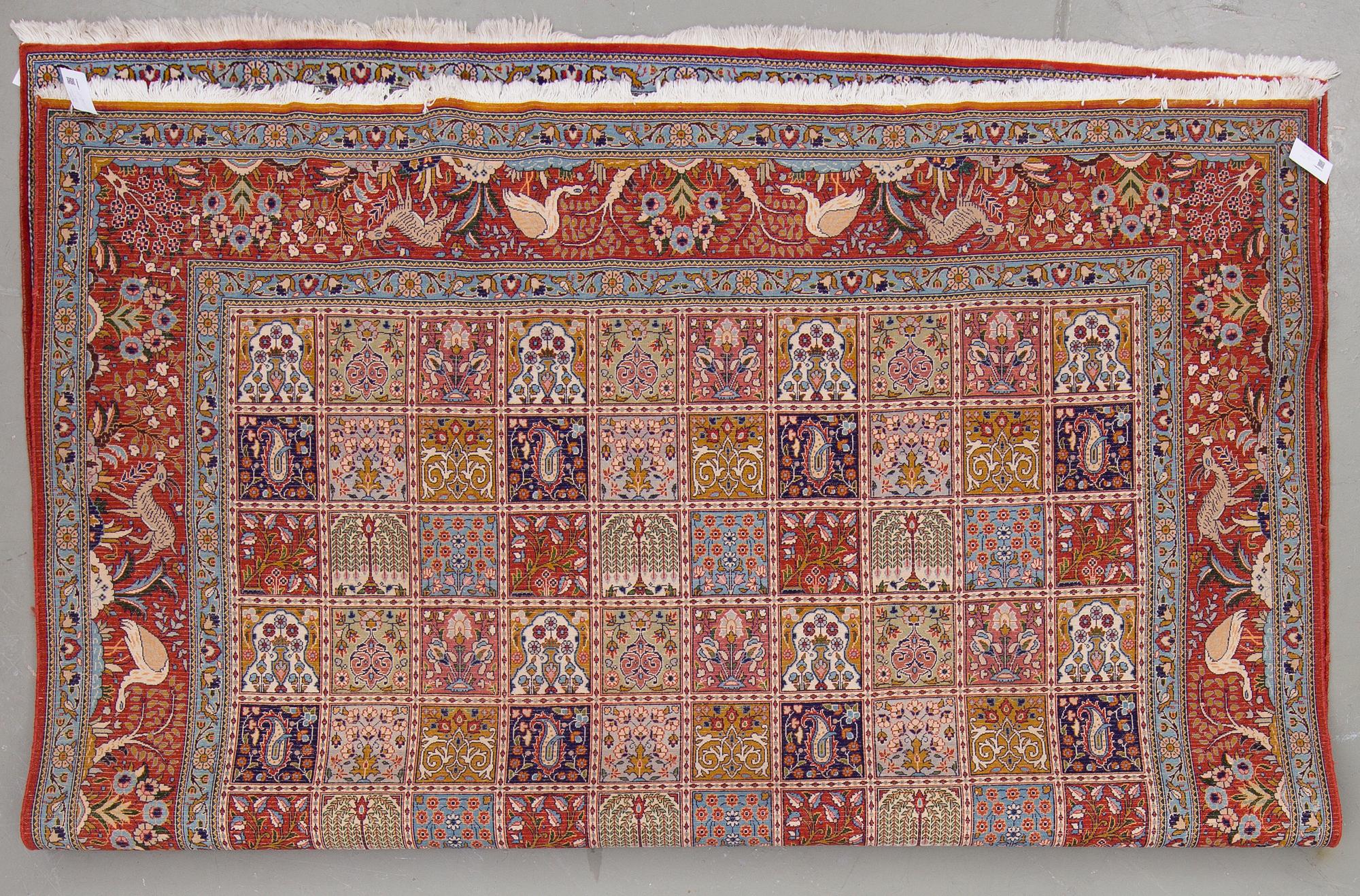 MATTA, orientalisk. Ca 295x242 cm.