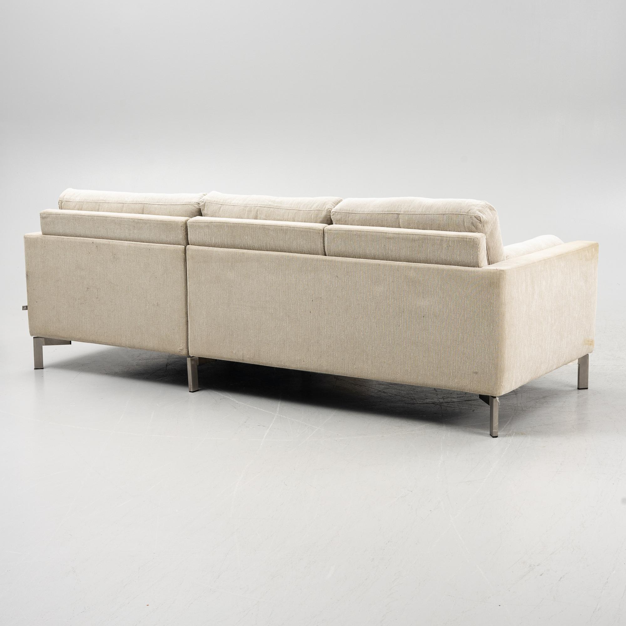A corned sofa from Eilersen.