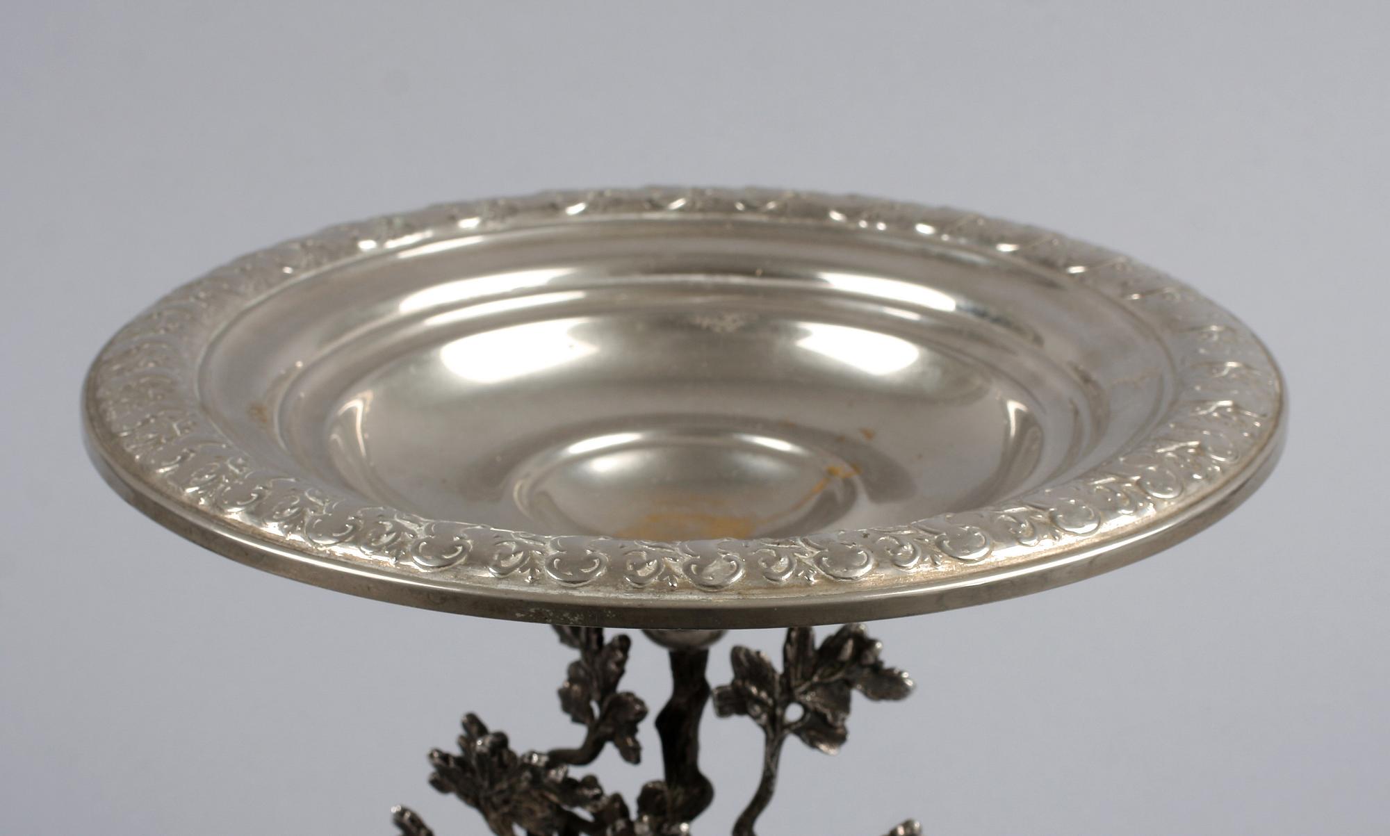 SKÅLFAT PÅ FOT, nysilver, omkr 1900.