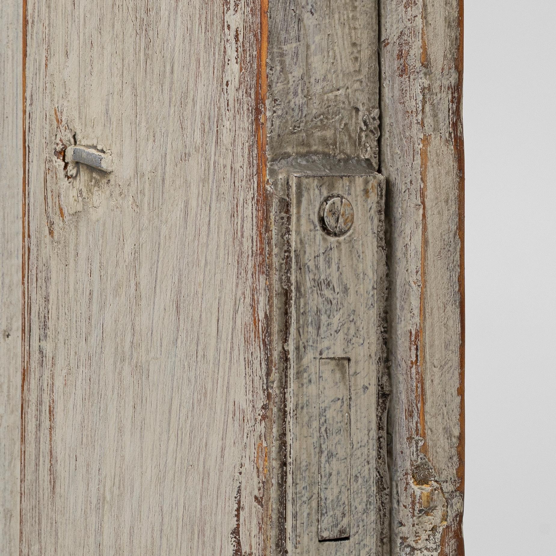 Hanging cabinet, 19th century.
