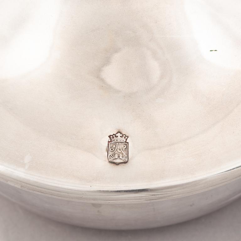 Karotter med lock, 2 st, pläter, omkring år 1900.