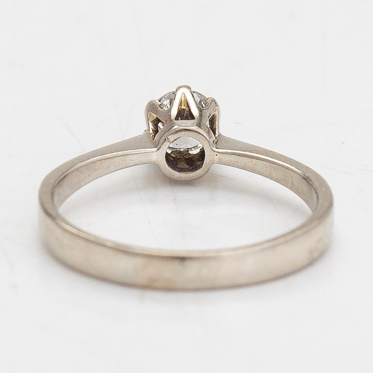 Ring, 14K vitguld, med briljantslipad diamant ca 0.35 ct.