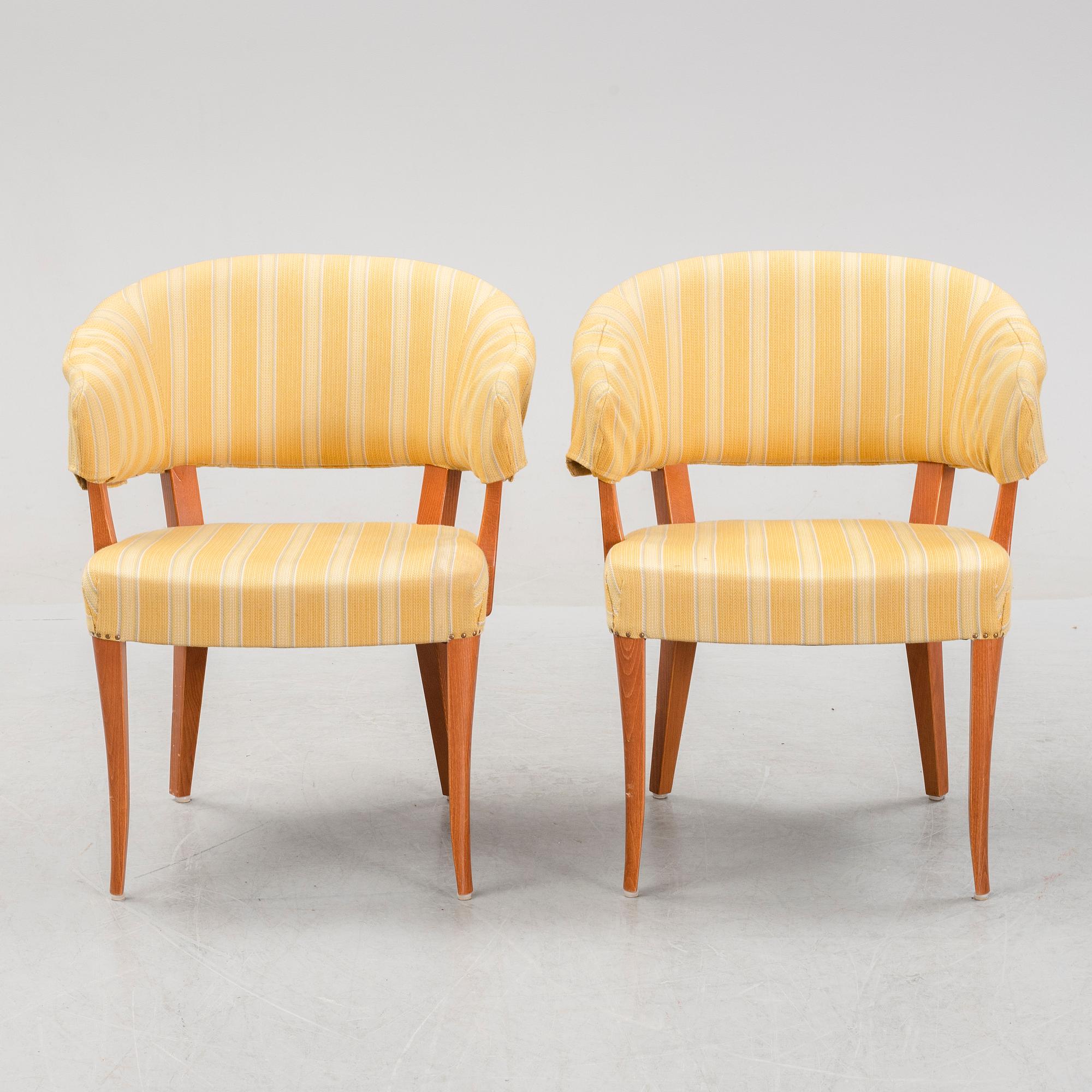 Carl Malmsten, a pair of 'Lata Greven' easy chairs, OH Sjögren, and a 'Berg' table, second half of the 20th Century.
