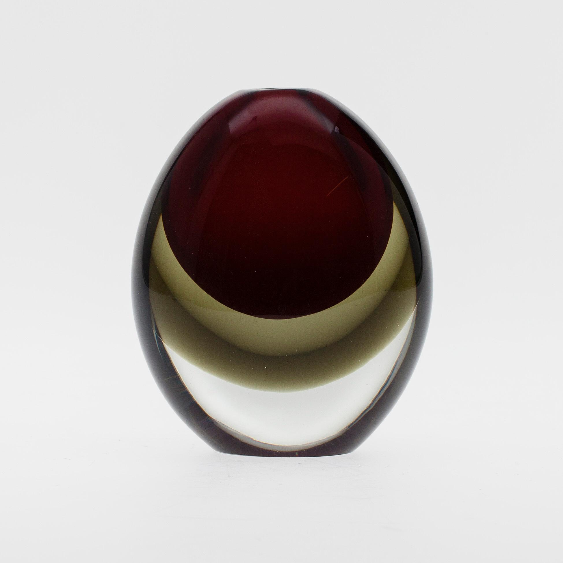 VAS, glas, modell 240, signerad K. Franck Nuutajärvi Notsjö -58.