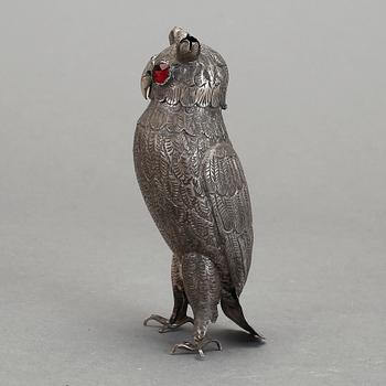 DOSA, silver. Oidentifierade stämplar, troligen 1800-talets slut. Vikt ca 38 gram.