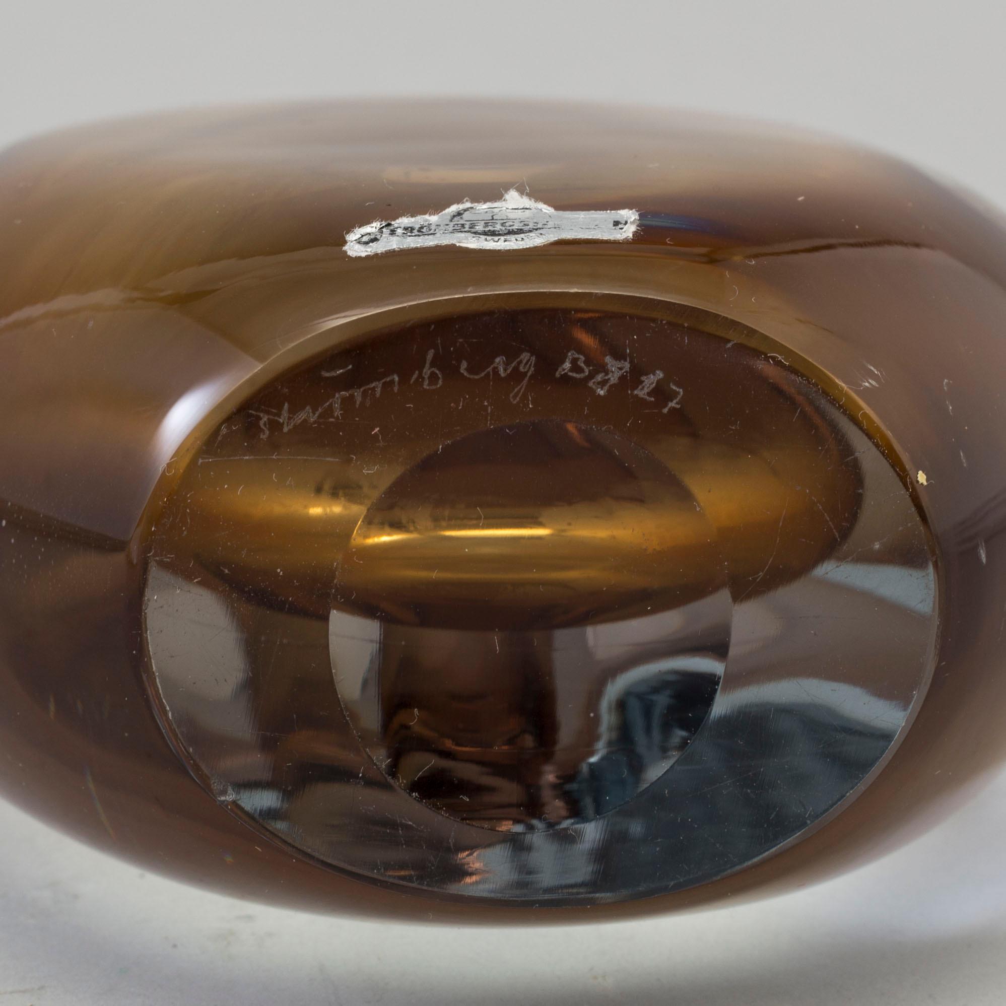 GUNNAR NYLUND, tillskriven, vaser, två st, glas, Strömbergshyttan, 1900-talets andra hälft.