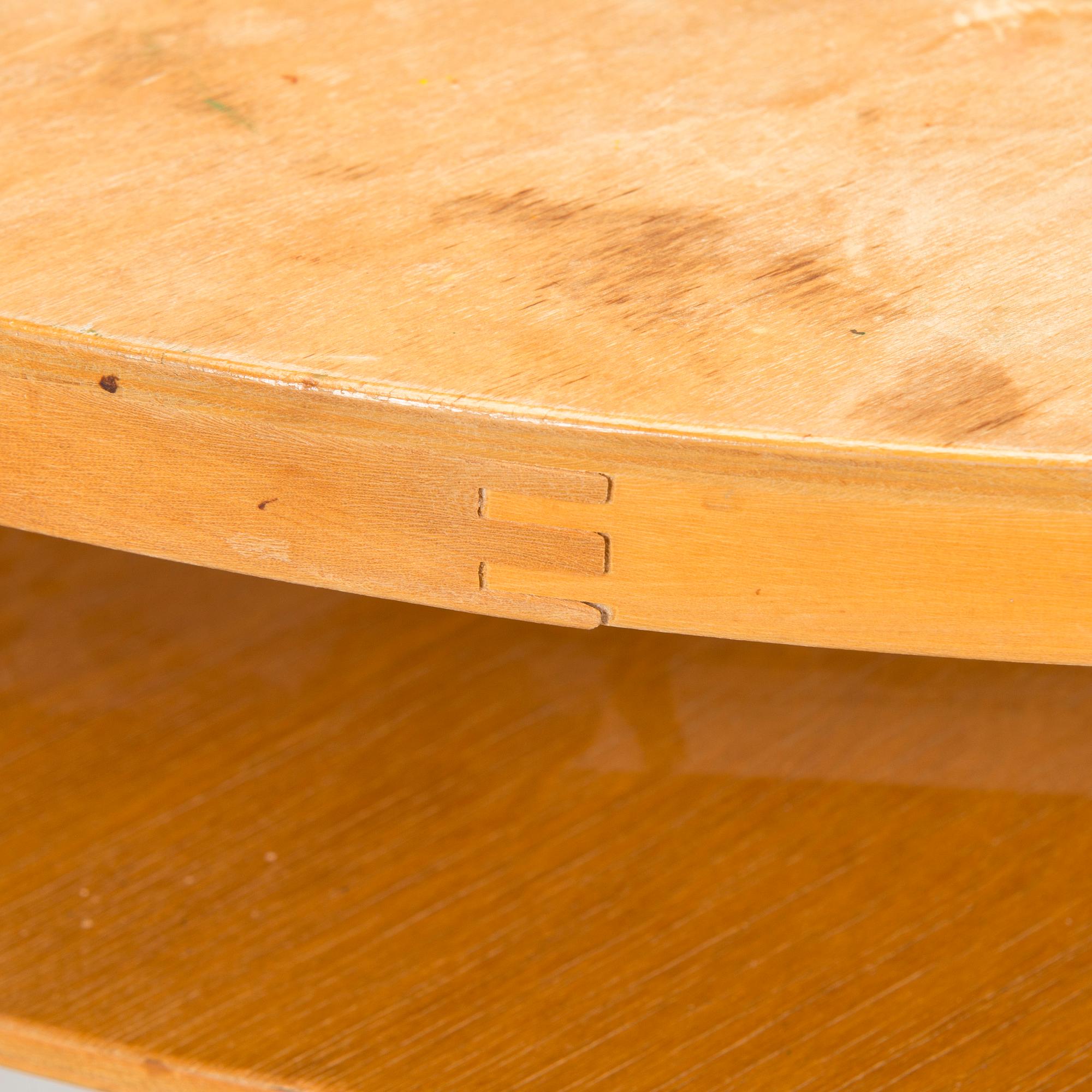 Alvar Aalto, bord, modell A71  för O.Y. Huonekalu- ja Rakennustyötehdas A.B. tidigt 1950-tal.