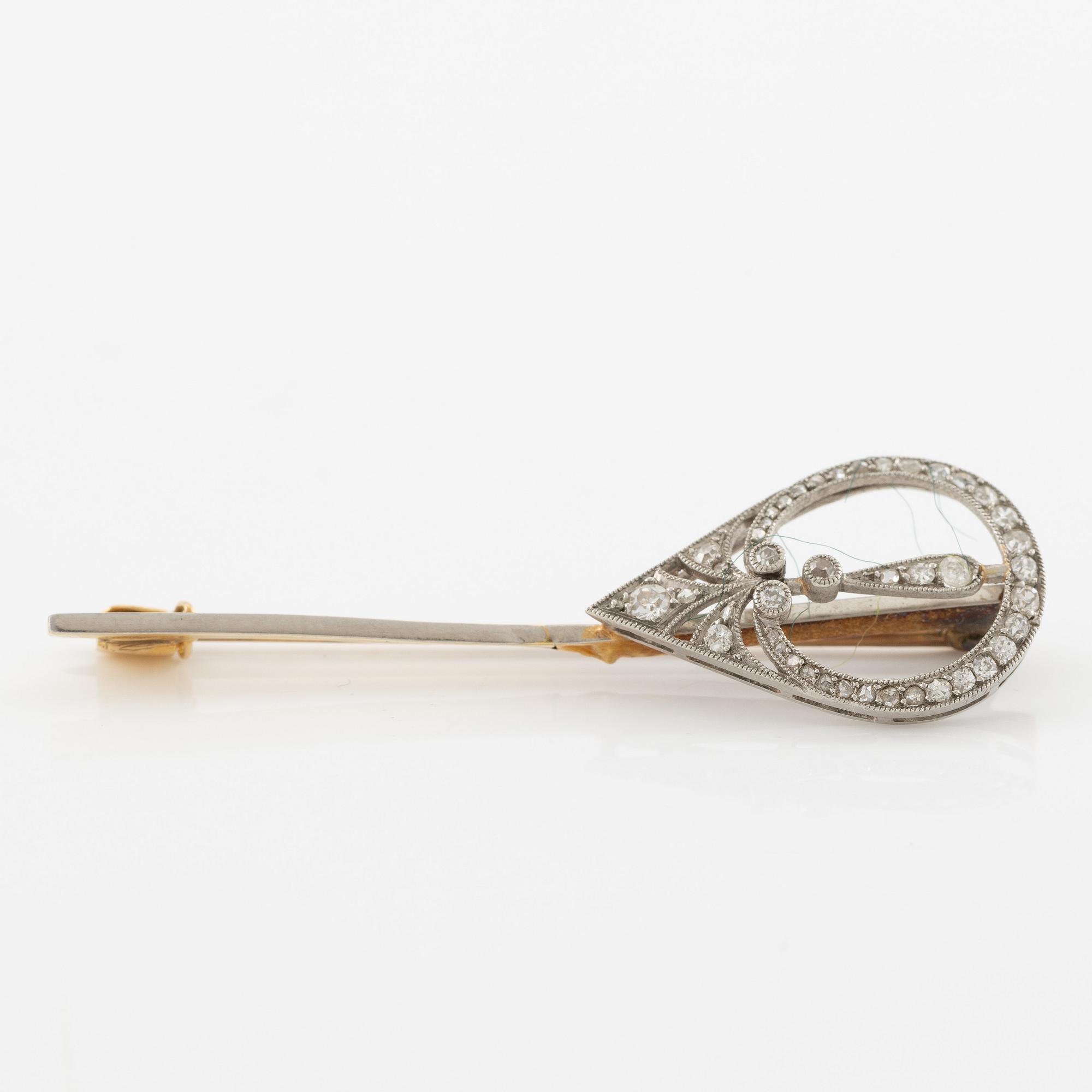 Brooch, gold and old-cut and rose-cut diamonds.