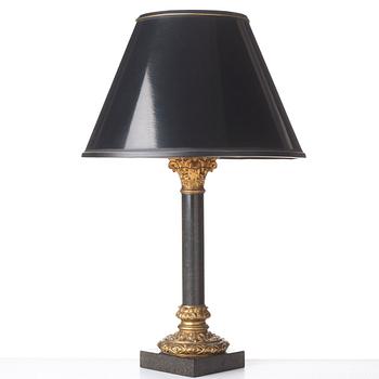 BORDSLAMPA, 1900-tal, klassicerande stil.