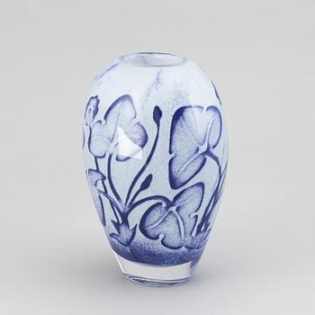 A glass vase by Olle Brozén,Kosta Boda.