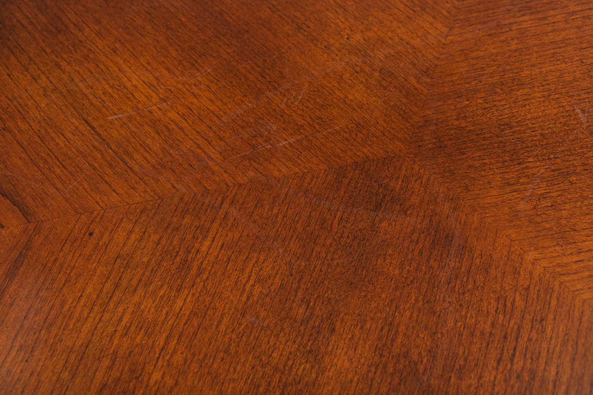 BORD, ett par, Selva, Italien, 1900-talets senare del.