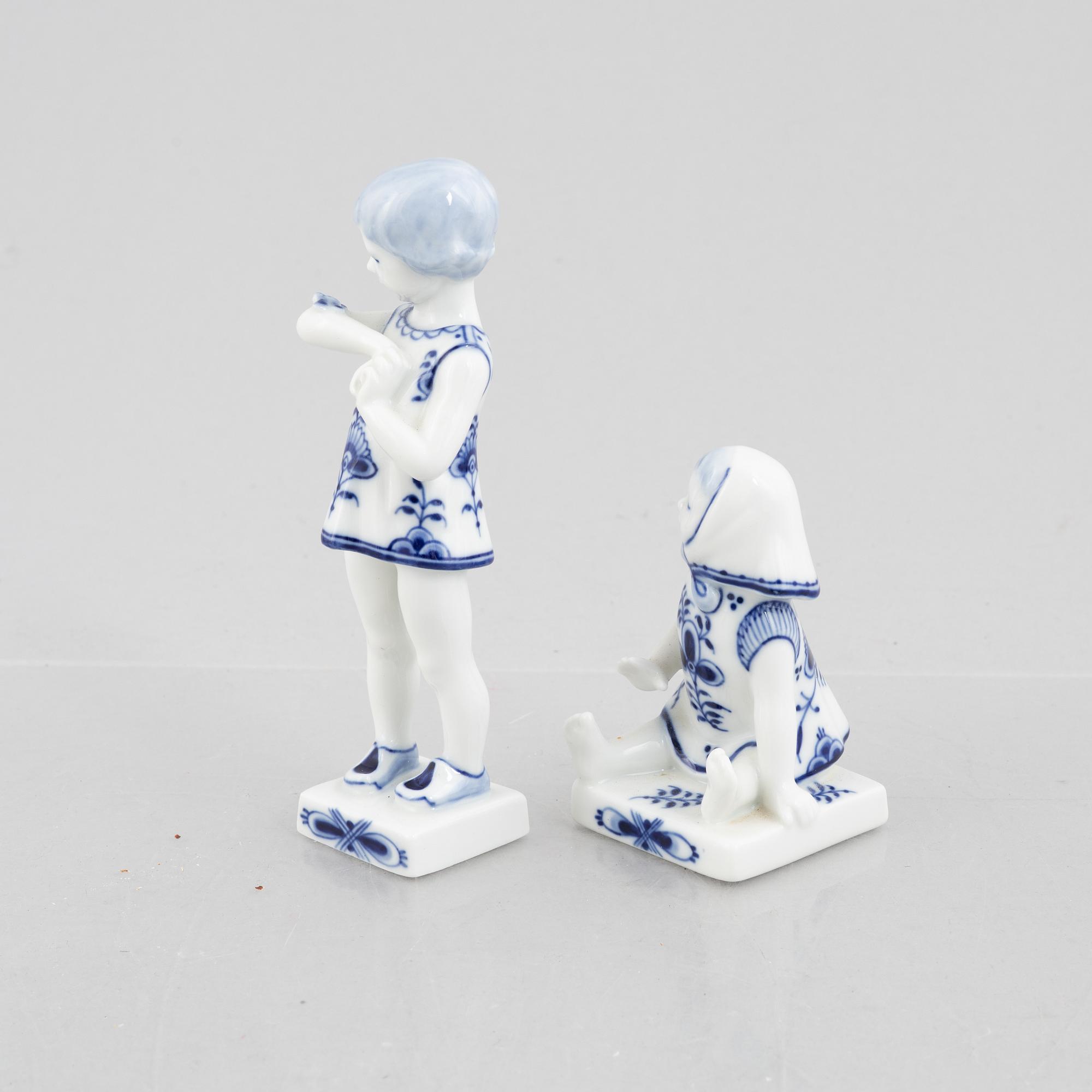 Hanne Varming, a pairof figurines, , "Musselmalet", Royal Copenhagen.