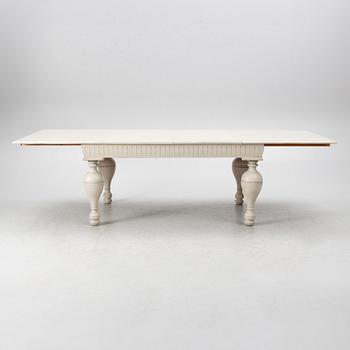 Dining table, from around the year 1900.