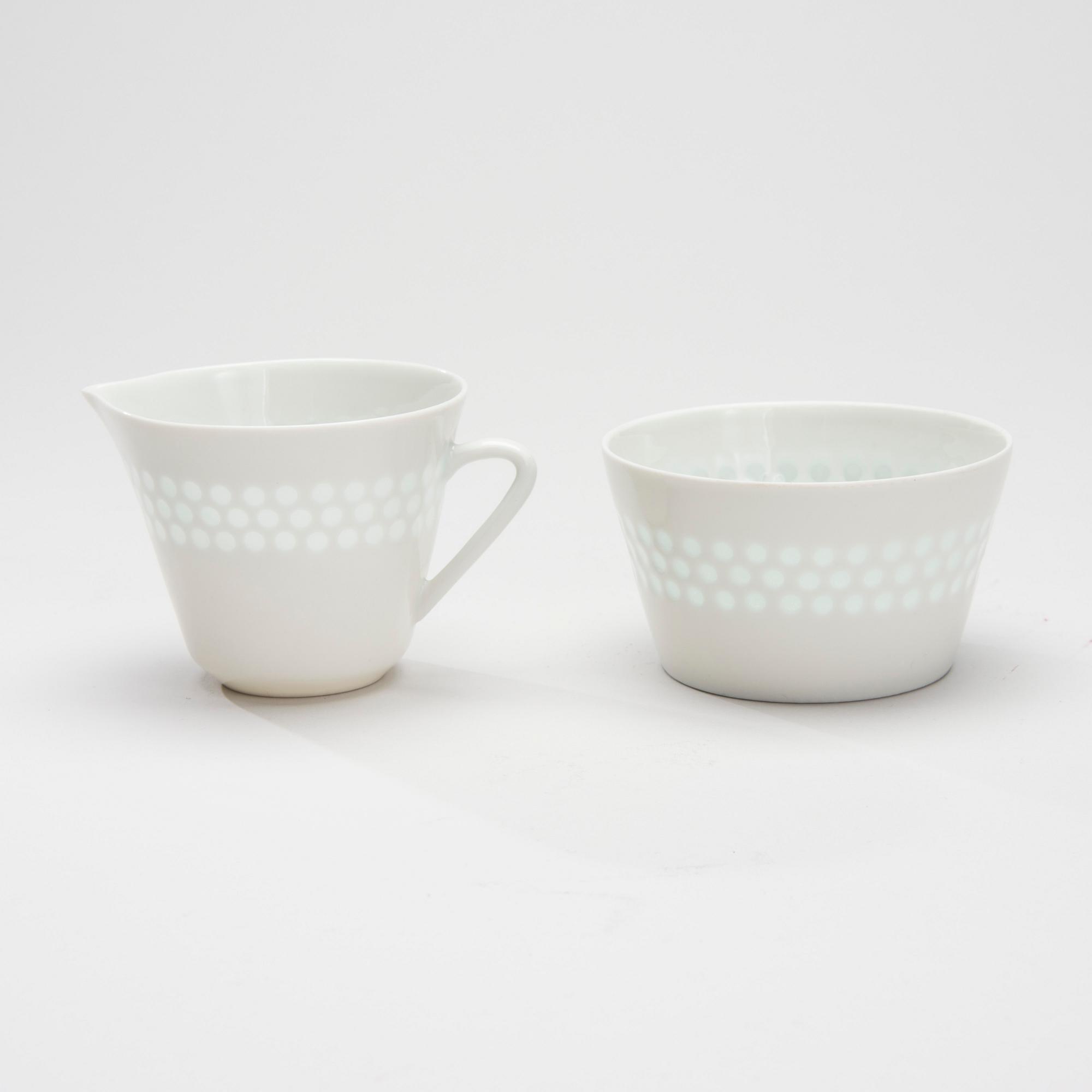 FRIEDL HOLZER-KJELLBERG, TEA SET 31 PIECES. Helmi. Sign. F.H.Kj, Arabia made in Finland.