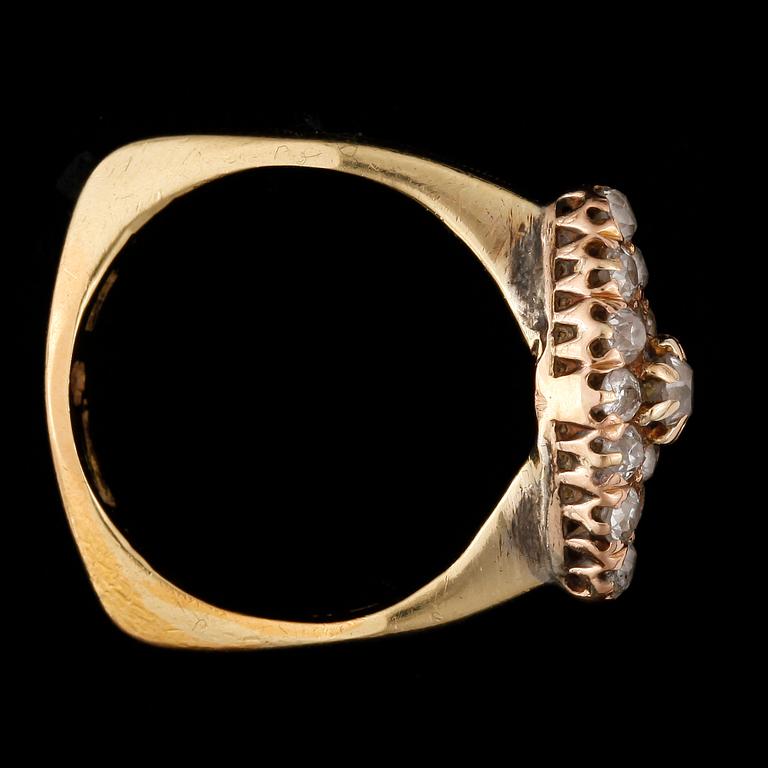 RING, guld 18K, diamanter, otydliga stämplar, Sverige. Vikt ca 5 gram.