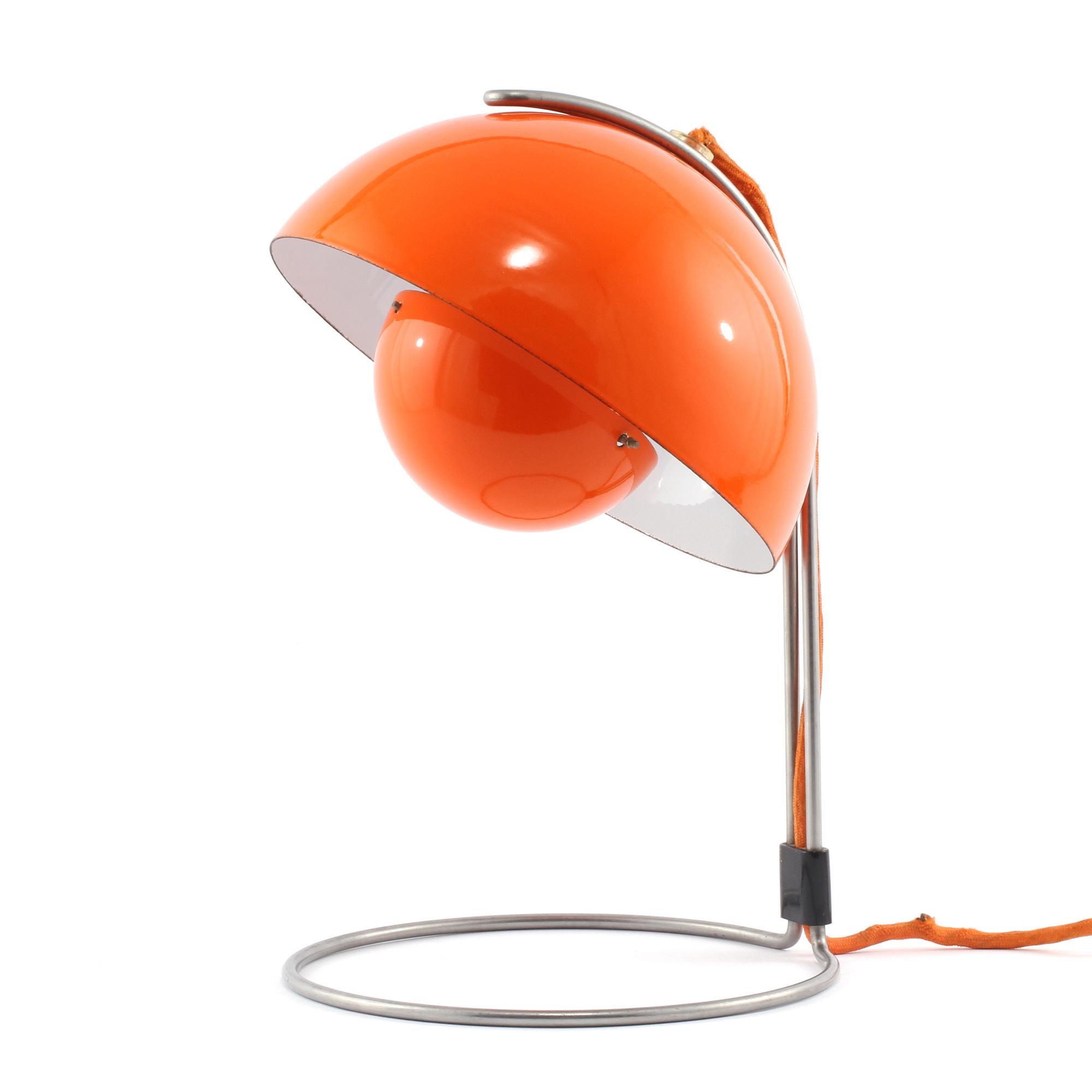 BORDSLAMPA, "Flower Pot", Verner Panton, Louis Poulsen, 1900-talets andra hälft.