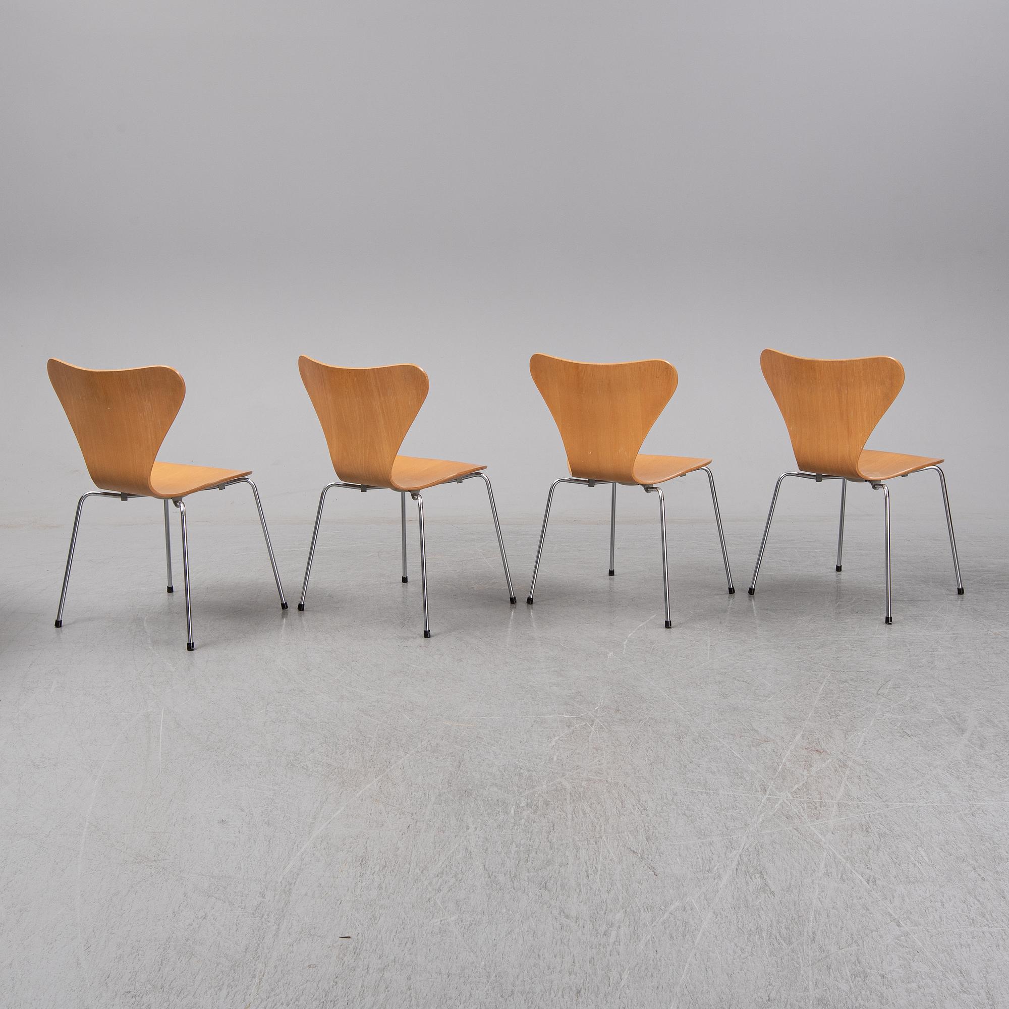 ARNE JACOBSEN, four 'Sjuan' chairs, for Fritz Hansen, Denmark, 1979.
