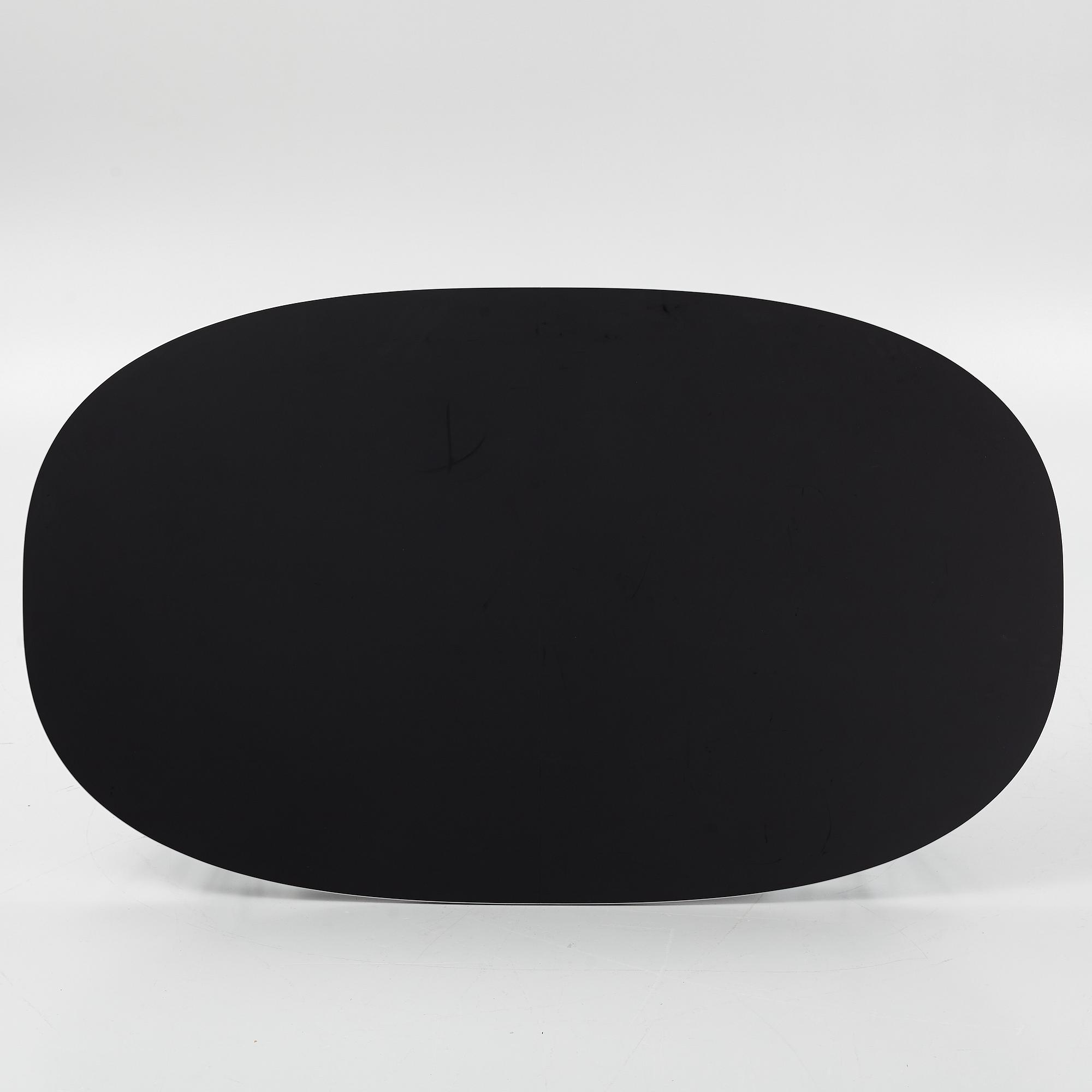 Bruno Mathsson & Piet Hein, matbord, "Superellips B620", Fritz Hansen, Danmark, daterat 2016.