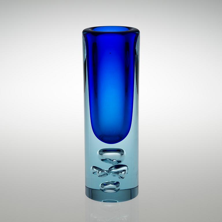 A GLASS VASE DESIGNED BY JAN BERÁNEK, model 8044, Skrdlovice, 1980s.