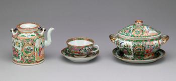 SERVISDELAR, tre delar, porslin. Kina, Kanton, omkring 1900.