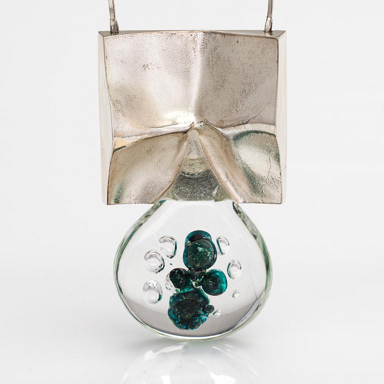 Björn Weckström, A sterling silver and acrylic necklace "Big drop". Lapponia 1973.