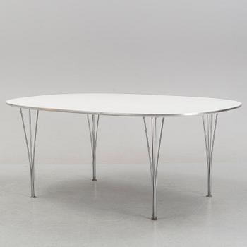 A 'Super elliptical' dining table by Bruno Mathsson & Piet Hein for Fritz Hansen, dated 1995.