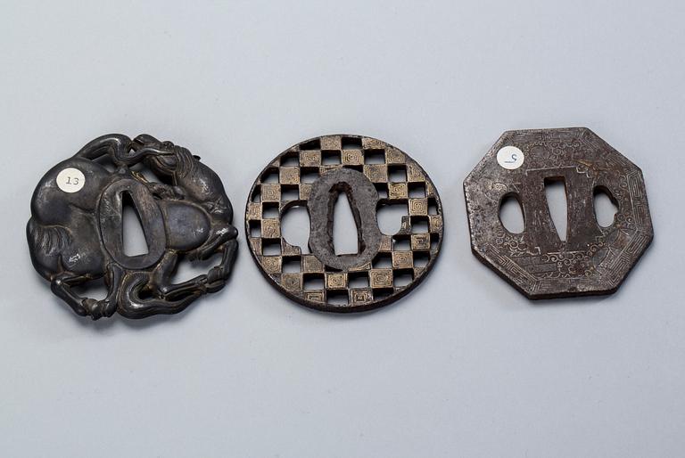 TSUBA, 3 stycken, Japan, brons.