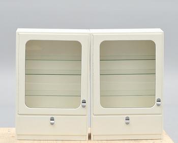 TANDLÄKARSKÅP, ett par. 1900-tal.