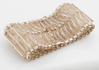 ARMBAND.