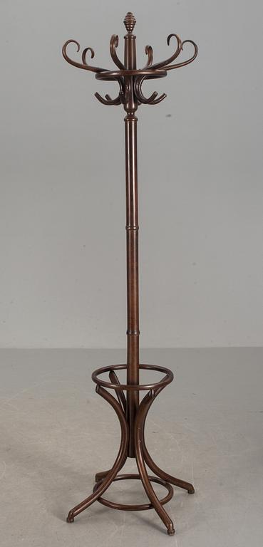TAMBURMAJOR, Thonet-stil. 1900-talets andra hälft.