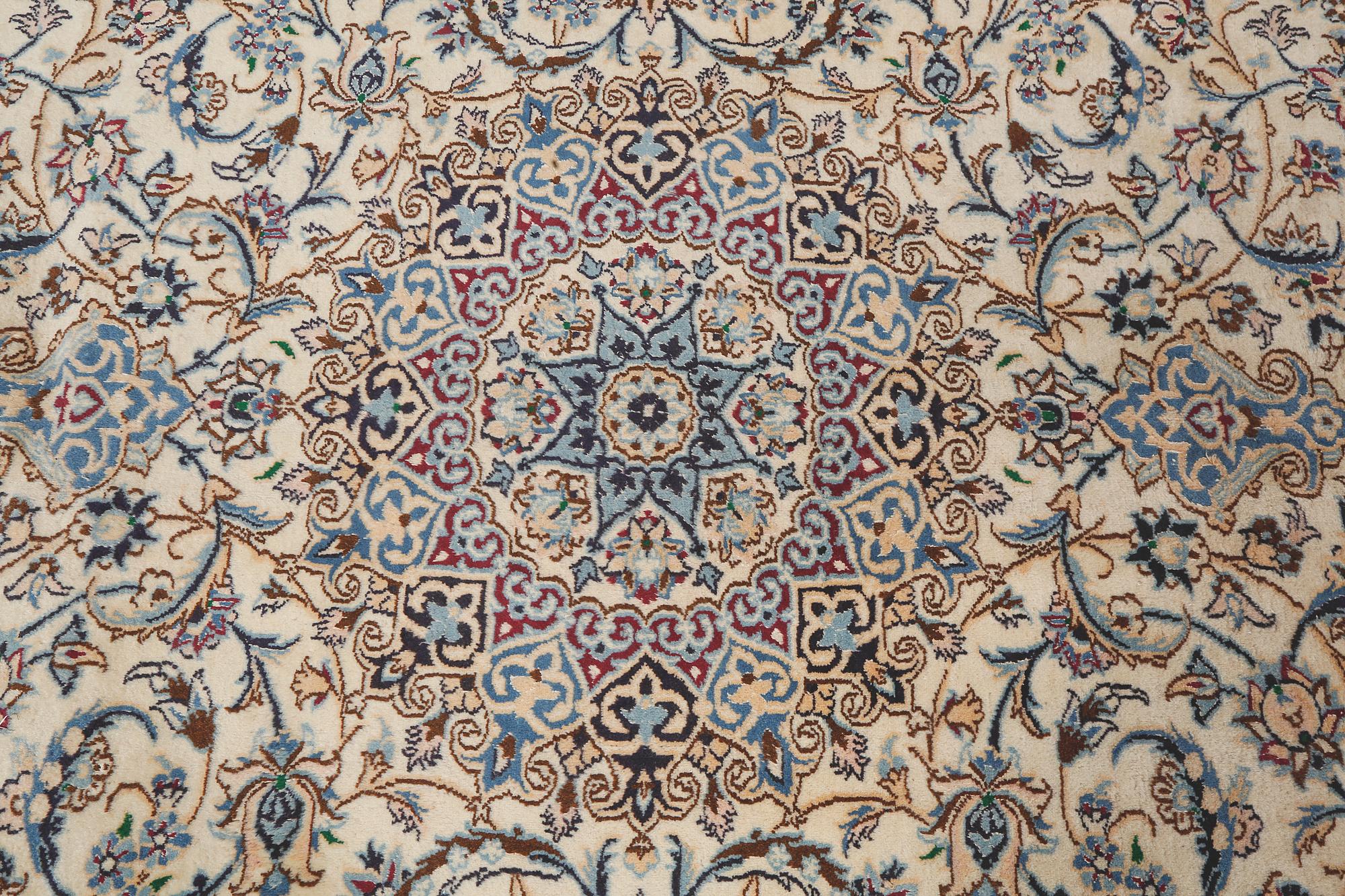 MATTA, Nain, silkeinslag, 1900-talets senare del, ca 335 x 238 cm.