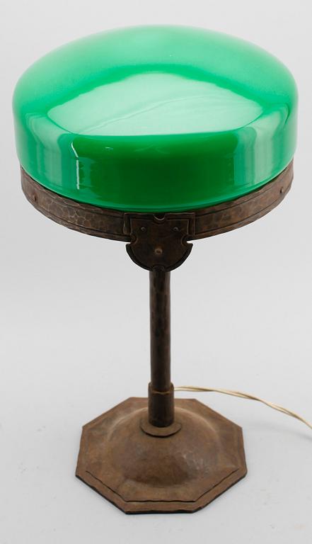 BORDSLAMPA, patinerad metall, sk Strindbergslampa, 1900-talets första hälft.