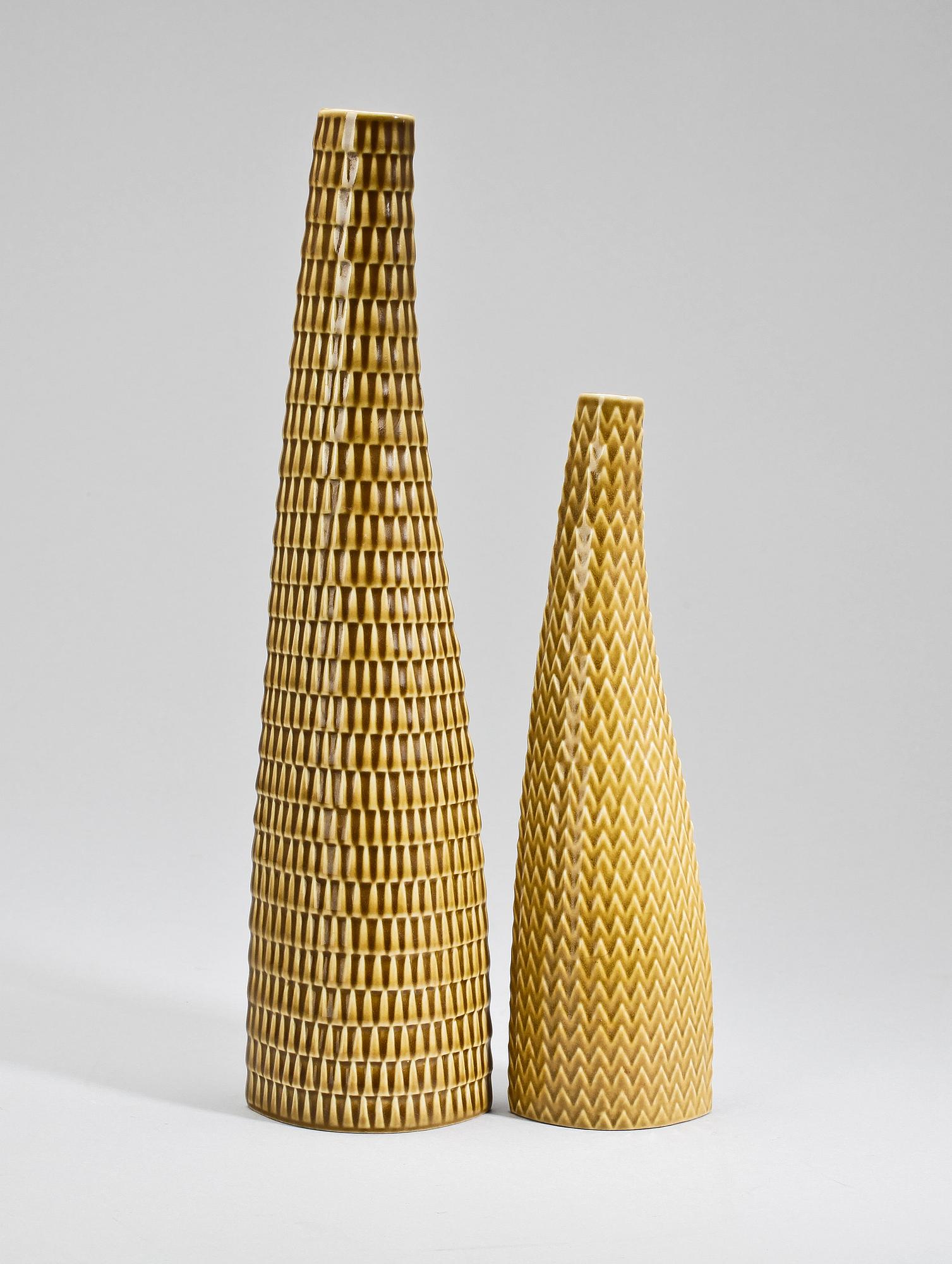 VASER, 2 st, stengods, "Reptil" Stig Lindberg, Gustavsberg.