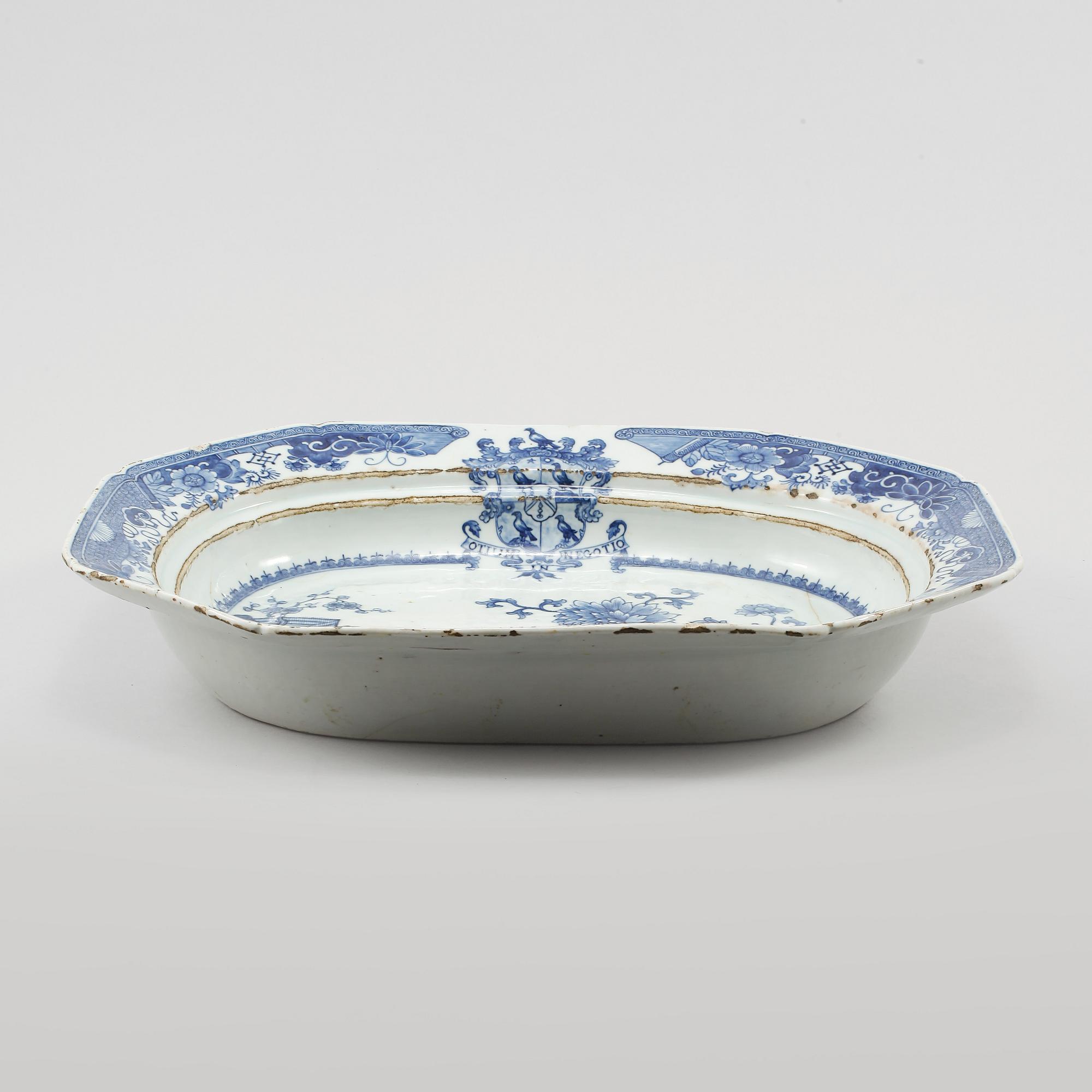 UNDERFAT, porslin, Kina, 1700-tal.