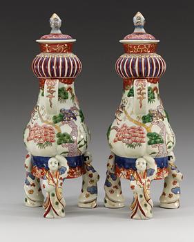 A pair of Japanese style 'Samson' samovars with covers, France, ca 1900.