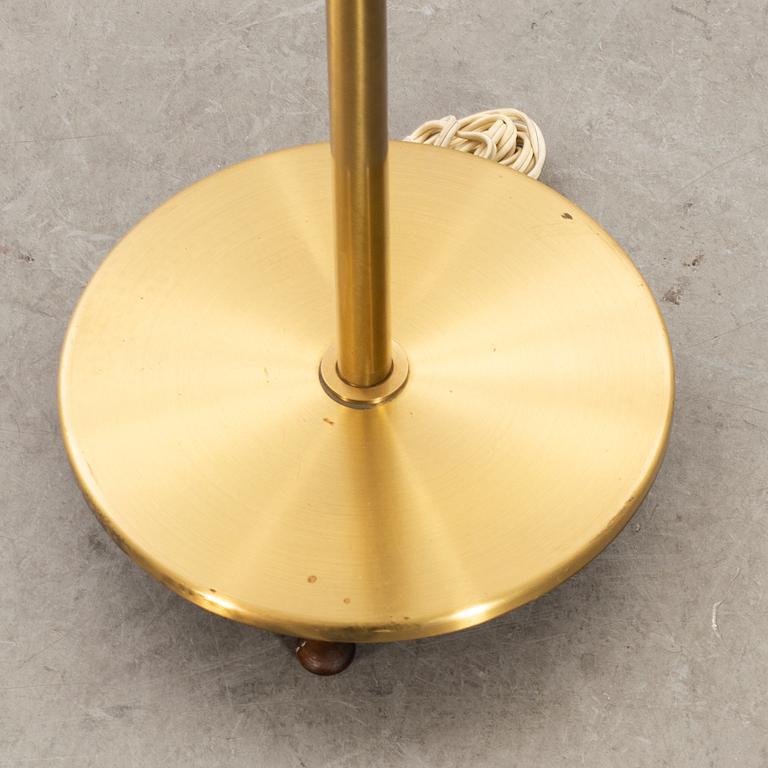 JOSEF FRANK, golvlampa, "Lilla Kamelen", modellnr 2568, Firma Svenskt Tenn.