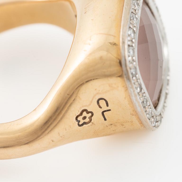 Charlotte Lynggaard, Ole Lynggaard, ring, "Cushion" 18K guld med rosatonad sten och briljantslipade diamanter.